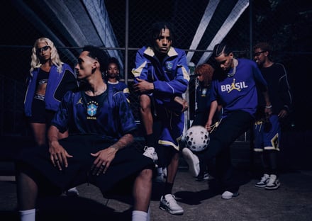 ユニフォームを着たモデル