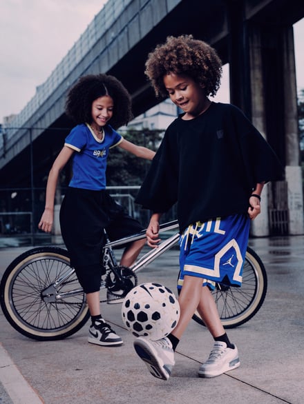 ユニフォームを着たモデル