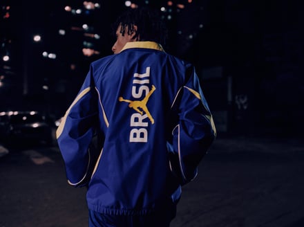 ユニフォームを着たモデル