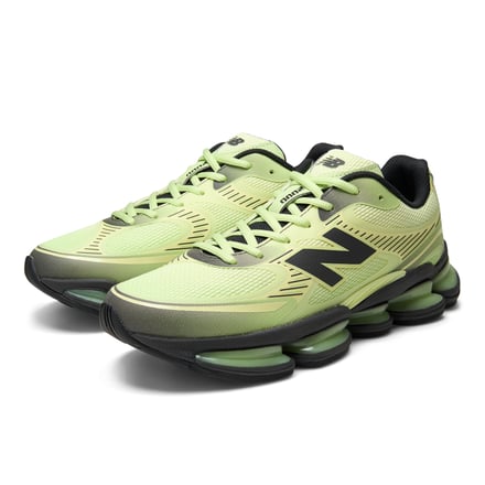 黄色いスニーカー