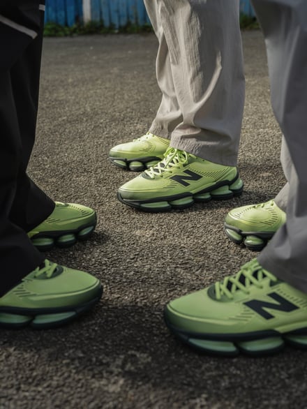 黄色いスニーカー