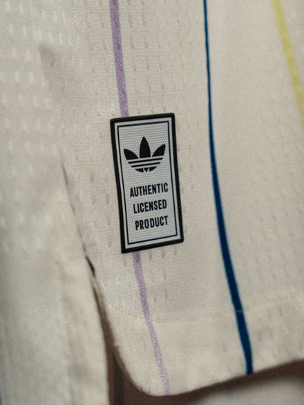 ユニフォームのヴィジュアル