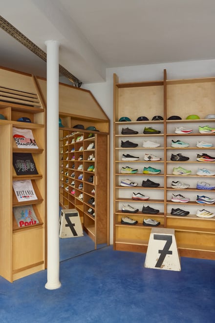 ディスタンス パリの店内