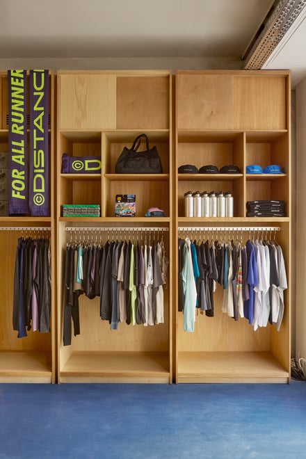 ディスタンス パリの店内