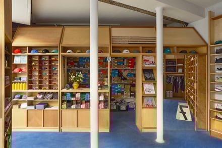 ディスタンス パリの店内