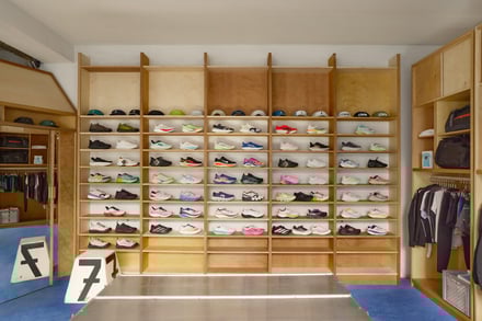 ディスタンス パリの店内