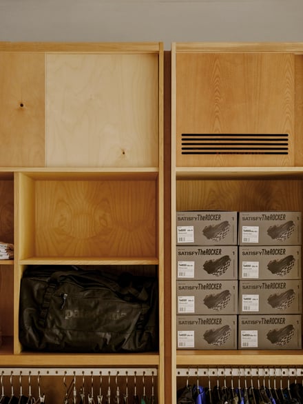 ディスタンス パリの店内