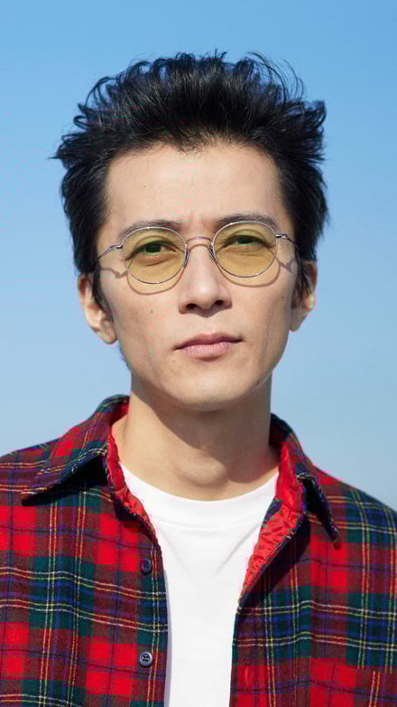 サングラスを着用したモデル