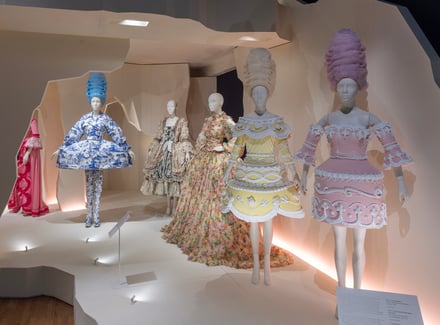 横浜美術館で「マリー・アントワネット・スタイル」が開催