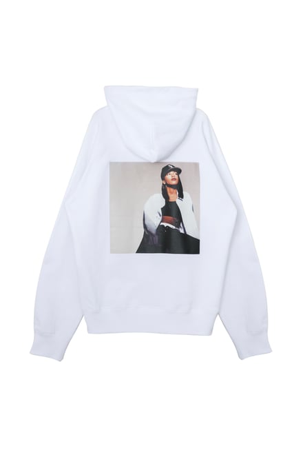 サカイがR&Bアーティスト アリーヤとコラボ