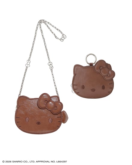 ショルダーバッグとポーチ