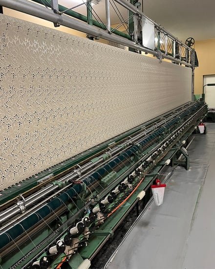 エンブロイダリーレースの刺繍工場の画像