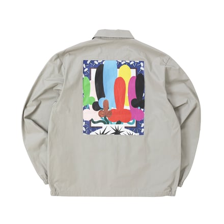 オリジナルのグラフィックをあしらったアパレル