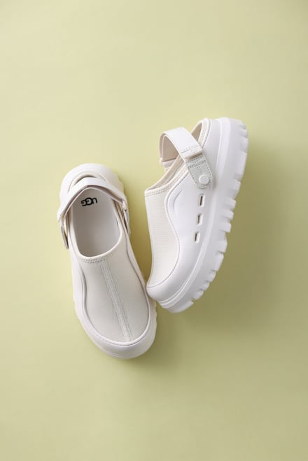 アグのサンダル