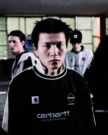 エフシーレアルブリストル×カーハート WIP 着用画像