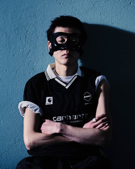 エフシーレアルブリストル×カーハート WIP 着用画像