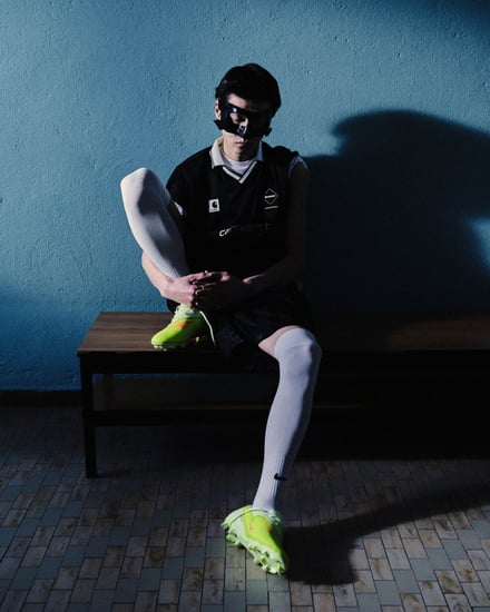 エフシーレアルブリストル×カーハート WIP 着用画像