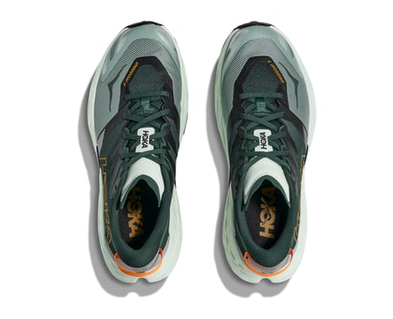 ランニングシューズ