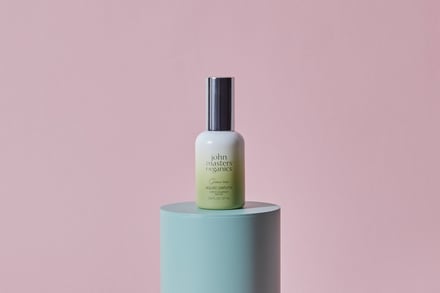 ジョンマスターオーガニックのグリーンティ水性フレグランスビジュアル画像