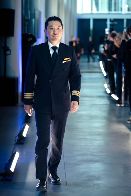 ルフトハンザの新制服着用画像