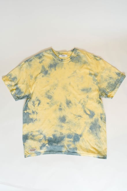 フィーニーとアイロス・ダイイングのコラボTシャツ