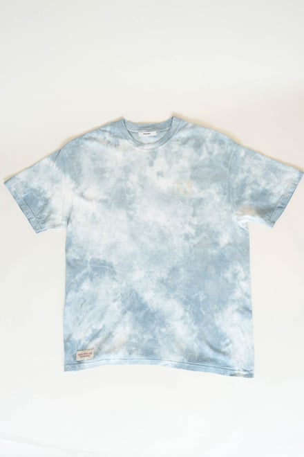 フィーニーとアイロス・ダイイングのコラボTシャツ