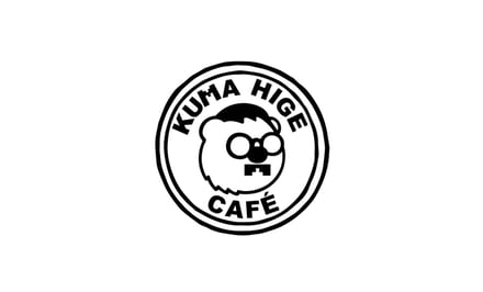 併設の「クマ ヒゲ カフェ」のロゴ