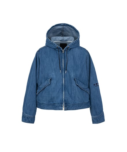 タトラスの2026年春夏カプセルコレクション「リゾートコレクション」のデニムパーカー