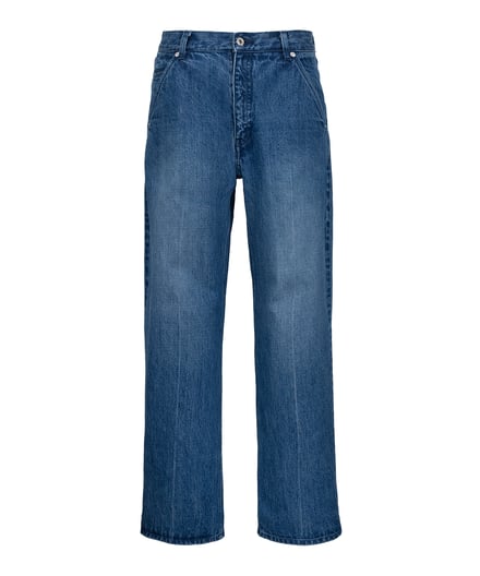 タトラスの2026年春夏カプセルコレクション「リゾートコレクション」のデニムジーンズ