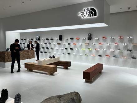 「ザ・ノース・フェイス」がクオーツ心斎橋にオープンしたシューズ専門店の画像