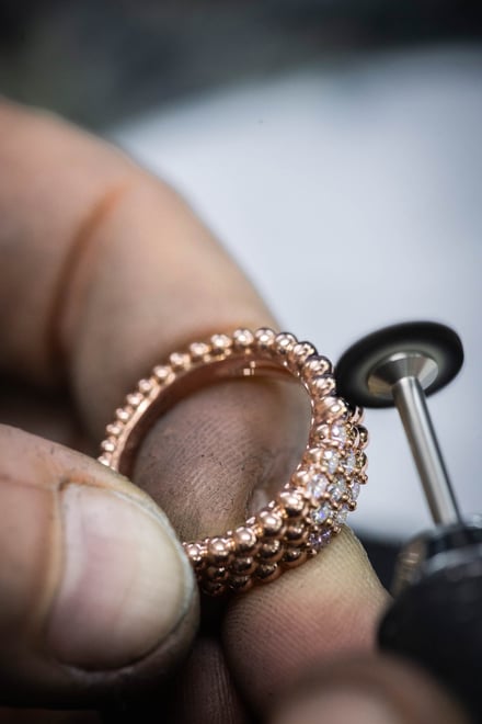 ヴァン クリーフ＆アーペル　ペルレ コレクション新作　製作過程