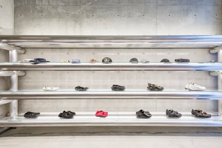 「ワークスアウト」が日本初の旗艦店をオープン