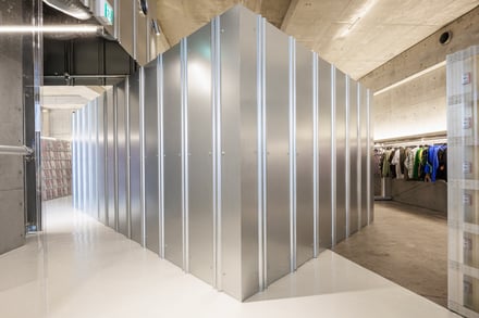 「ワークスアウト」が日本初の旗艦店をオープン