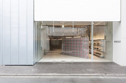 「ワークスアウト」が日本初の旗艦店をオープン