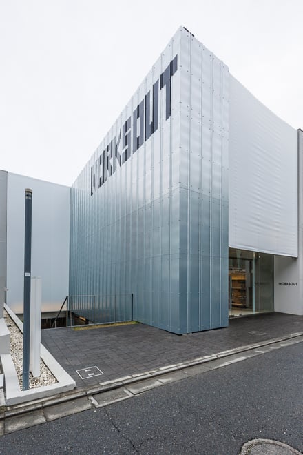 「ワークスアウト」が日本初の旗艦店をオープン