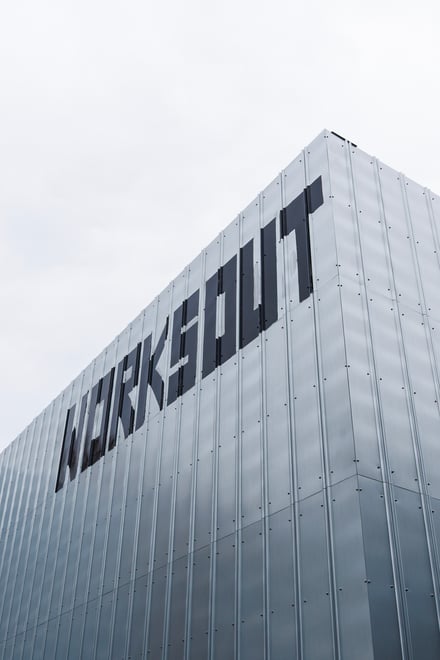 「ワークスアウト」が日本初の旗艦店をオープン