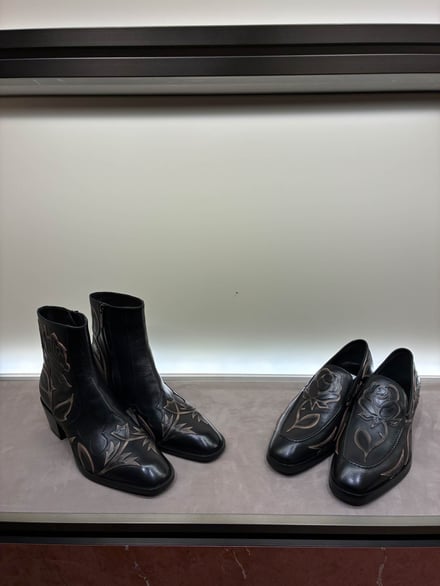 ジミーチュウ 2026年秋コレクション 展示会画像