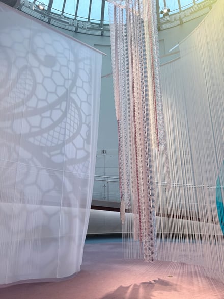 ワコール展示「Back to the Essence」の様子