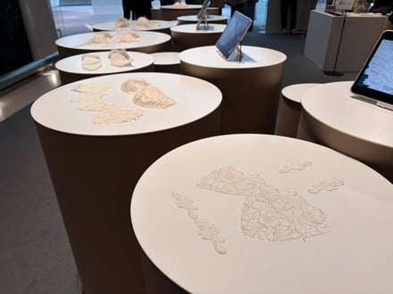 ワコール展示「Back to the Essence」の様子