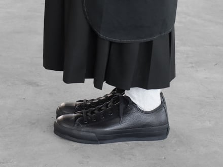スニーカー