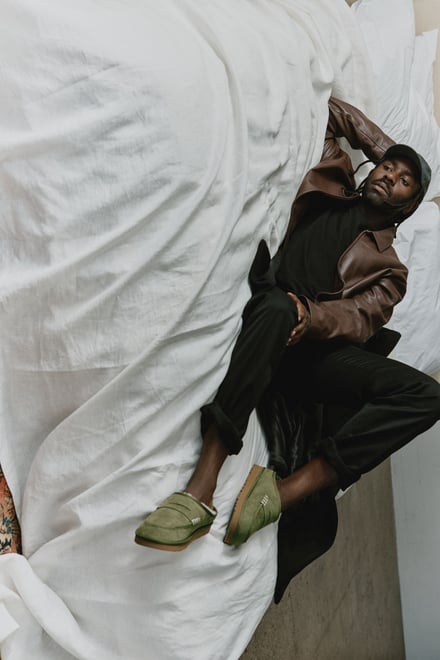 UGG® × JW Anderson コラボシューズのキャンペーン画像