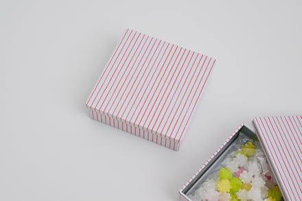パッケージ