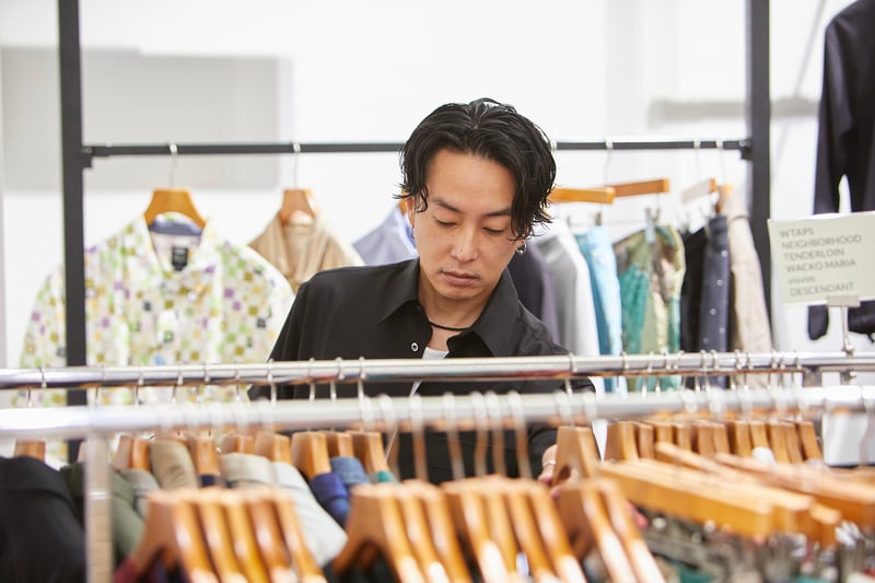ラグタグ渋谷店で奈良裕也が選んだ古着を集めたポップアップ開催