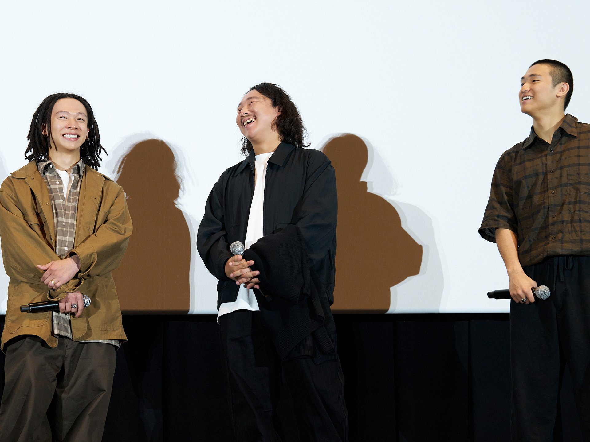 左から平野歩夢選手、平野英樹、平野海祝選手