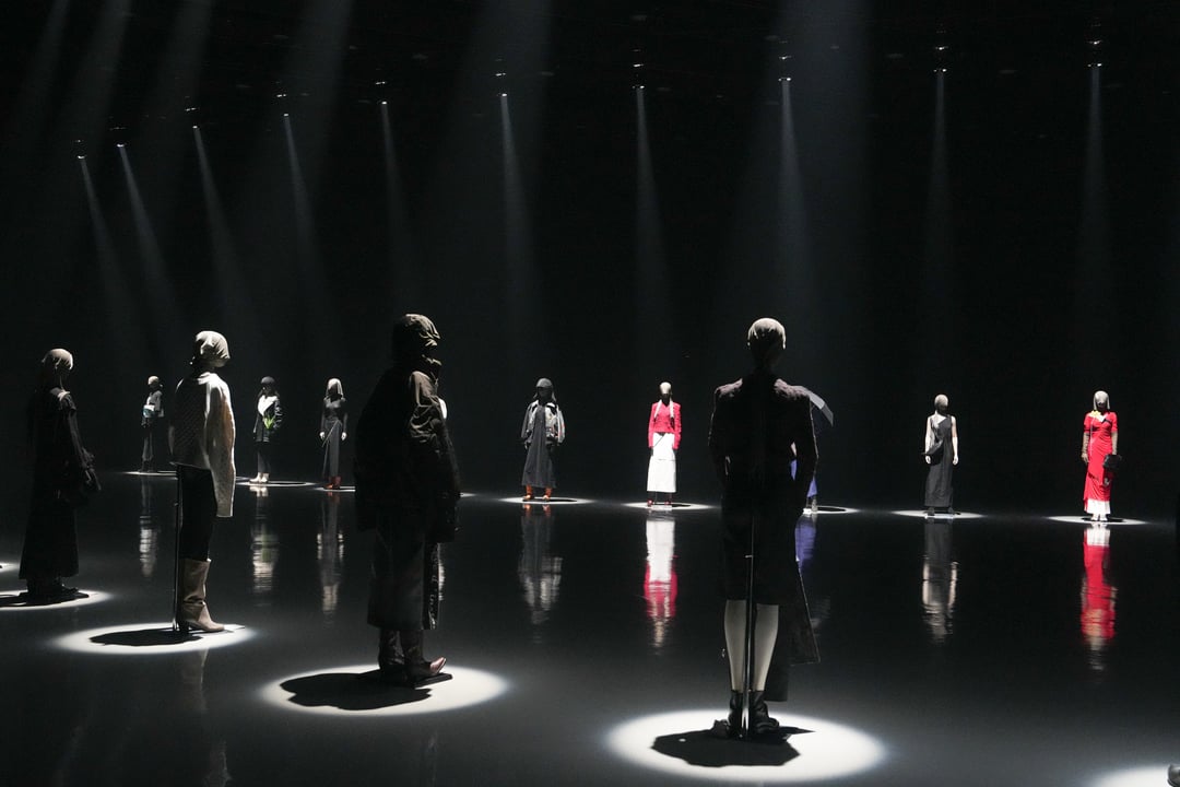 「フォトコピュー」2024年春夏コレクションのエキシビションの様子