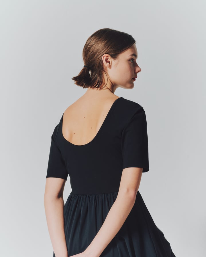 Room no.8 / BLACK