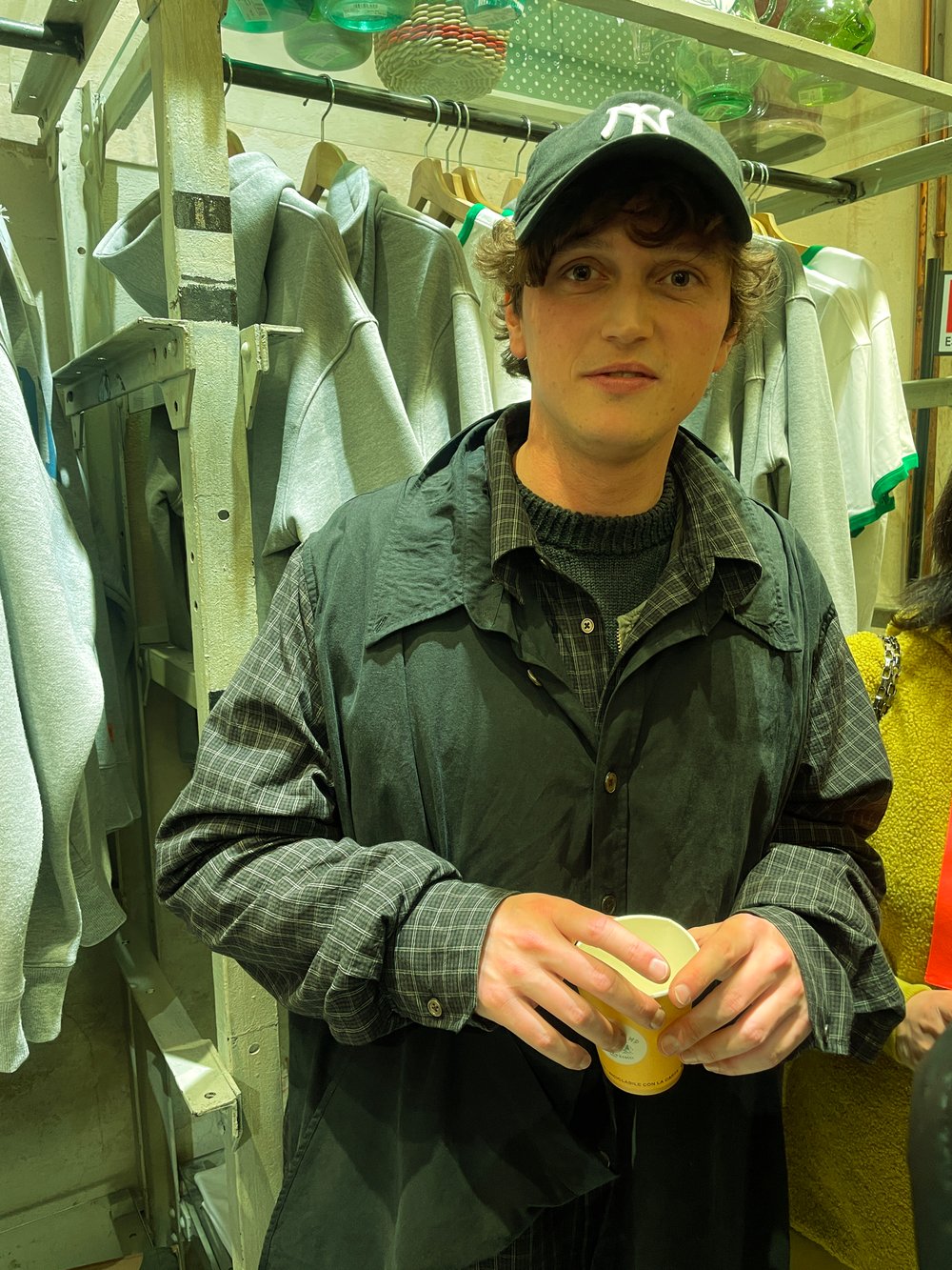 ���󥿥ӥ�`?��Մ