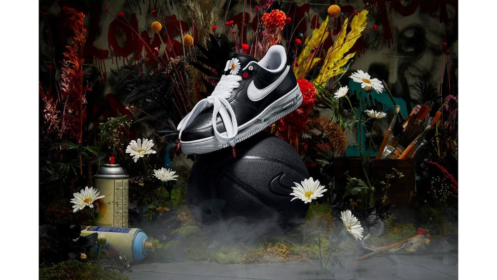 ソーサイダーヨNIKEとDRAGONのコラボゴーグル　ハードケース付き ナイキ×G-DRAGONの「エア フォース 1」、アンダーカバー渋谷