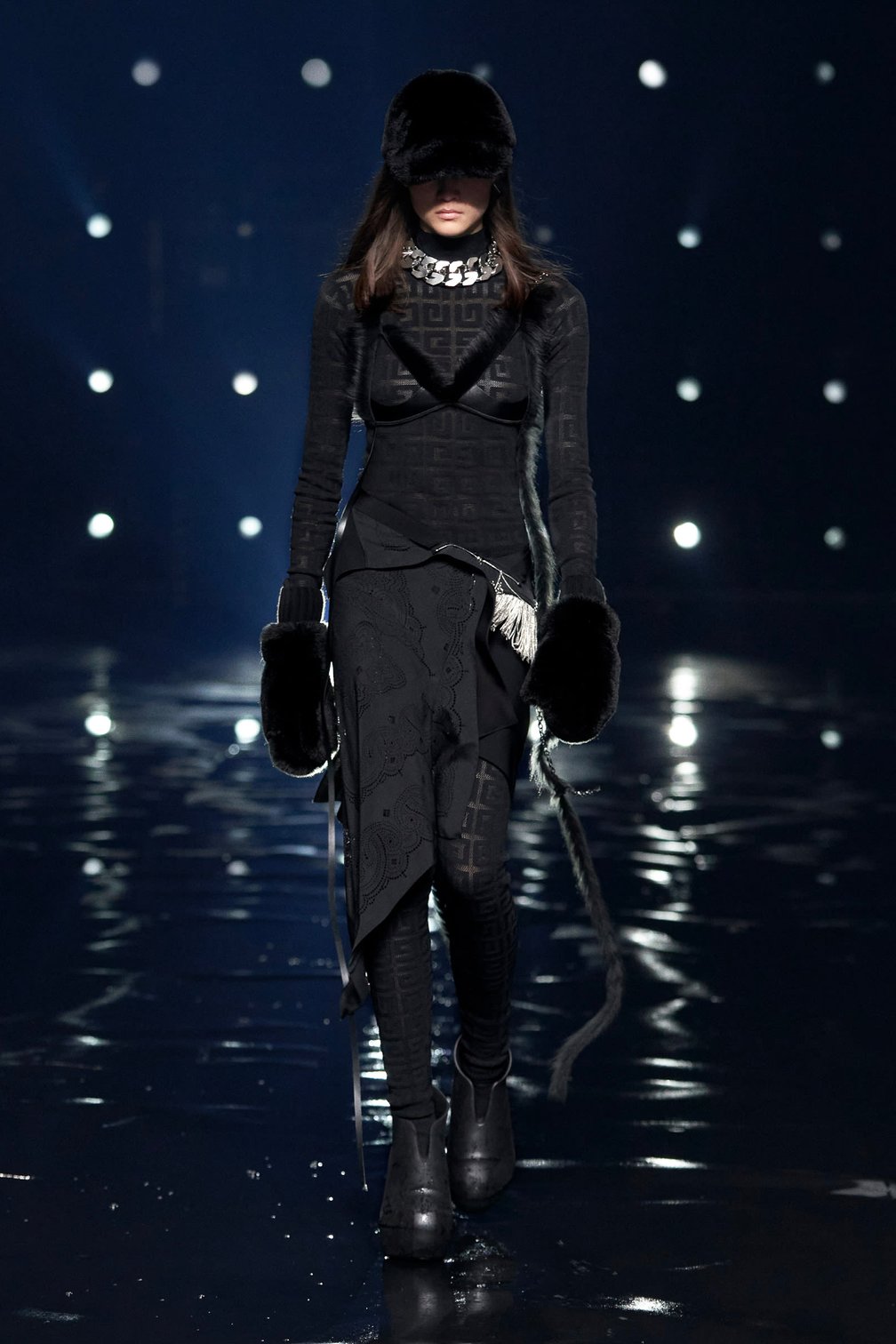 GIVENCHY