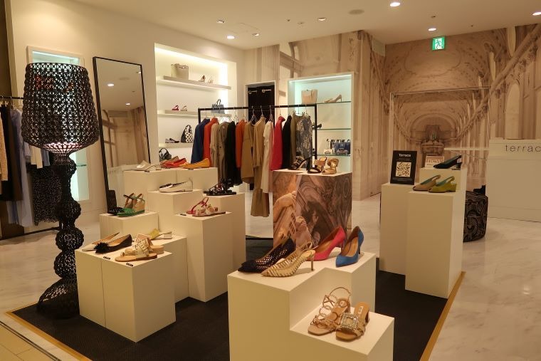 西宮阪急 インポート靴セレクト「テラス」店内